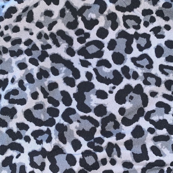 Grey leaopard print biker shorts - Picture 2 of 4